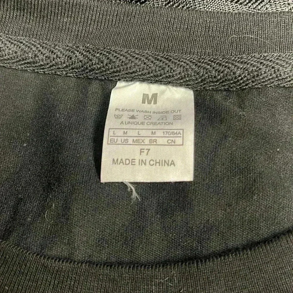 Graphic T-shirt. Size medium. - Picture 3 of 3